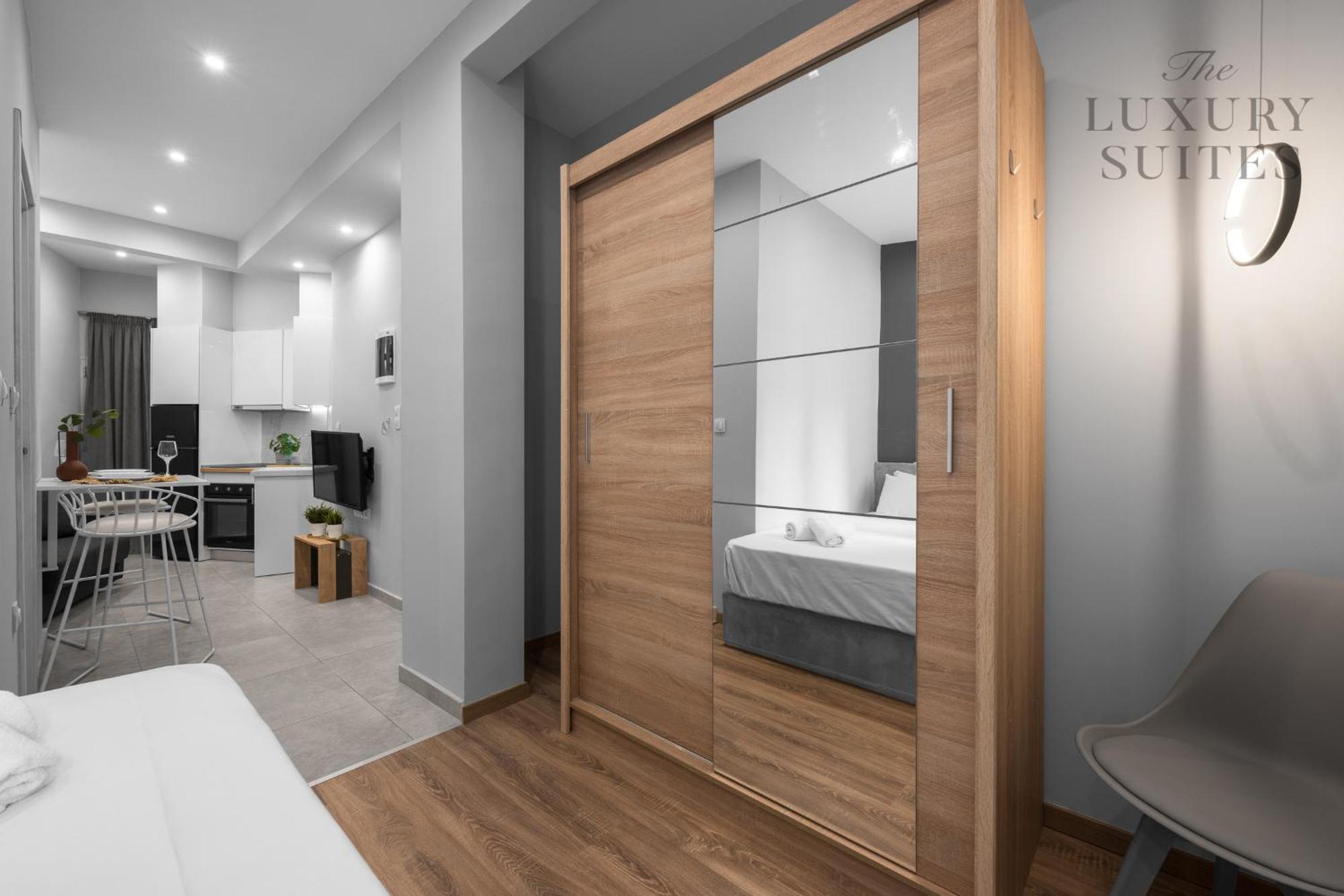 Mavili, The Luxury Suites Thessaloniki Buitenkant foto