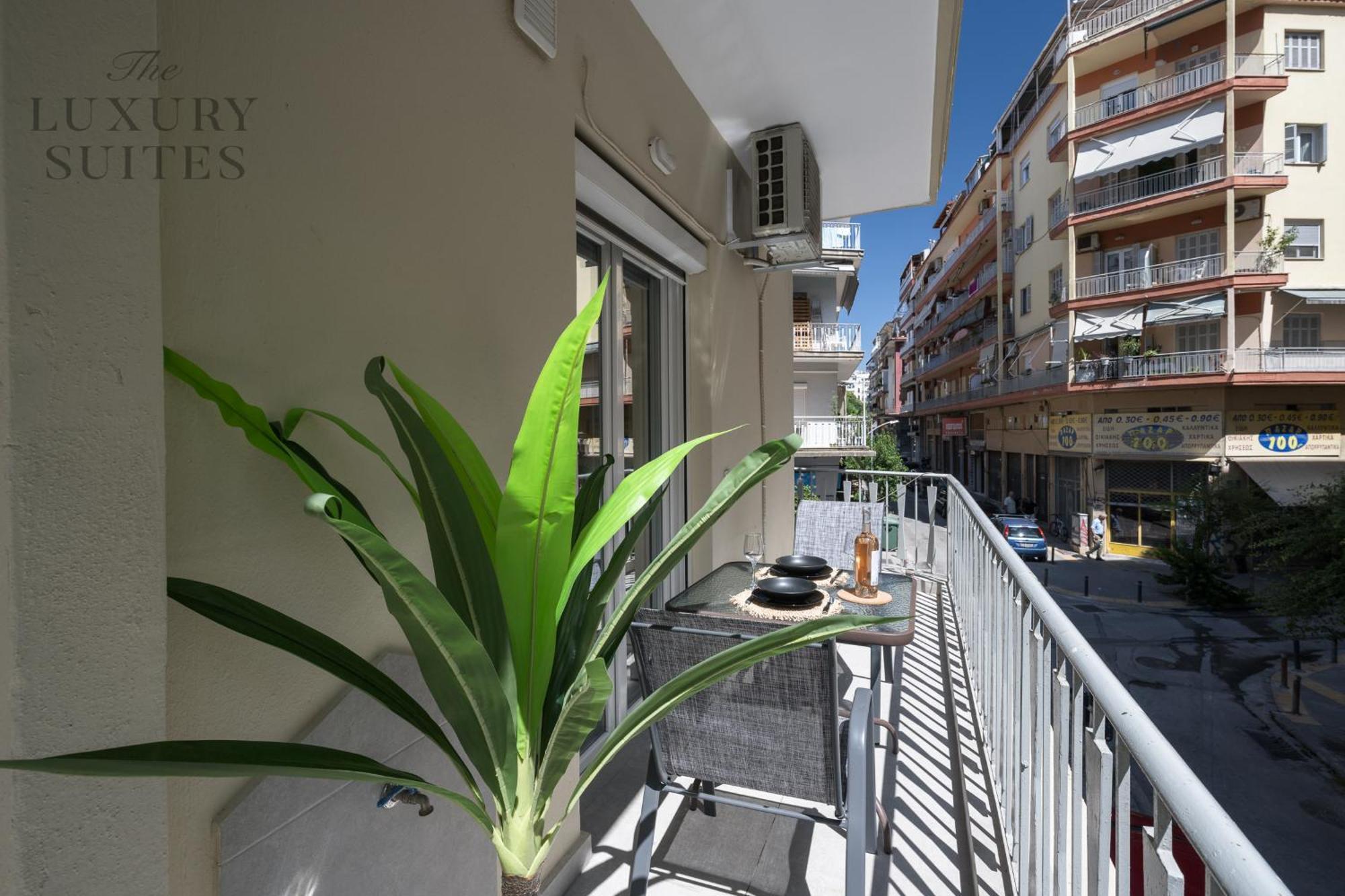 Mavili, The Luxury Suites Thessaloniki Buitenkant foto